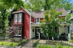 Walk to Dtwn Historic Home in Eureka Springs